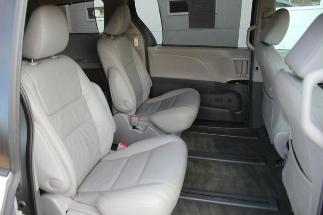 2017 Toyota Sienna AWD XLE PREMIUM W/ REAR DVD, NAVIGATION, LEATHER - 22991207 - 10