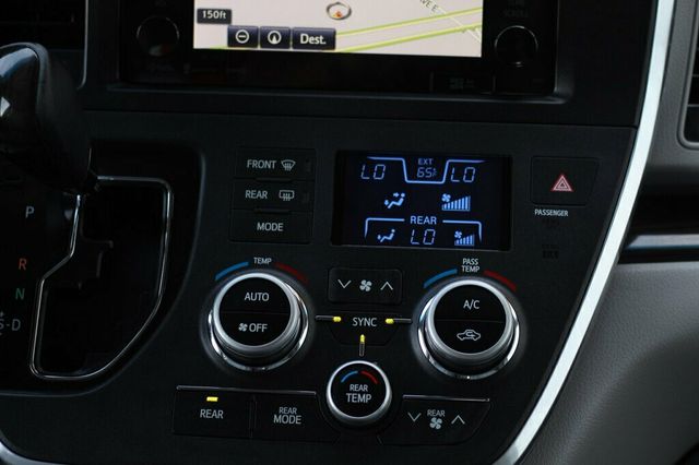 2017 Toyota Sienna AWD XLE PREMIUM W/ REAR DVD, NAVIGATION, LEATHER - 22991207 - 16