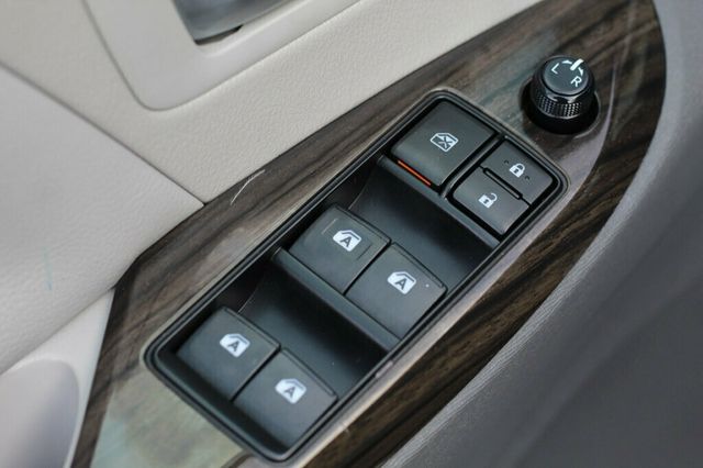 2017 Toyota Sienna AWD XLE PREMIUM W/ REAR DVD, NAVIGATION, LEATHER - 22991207 - 21