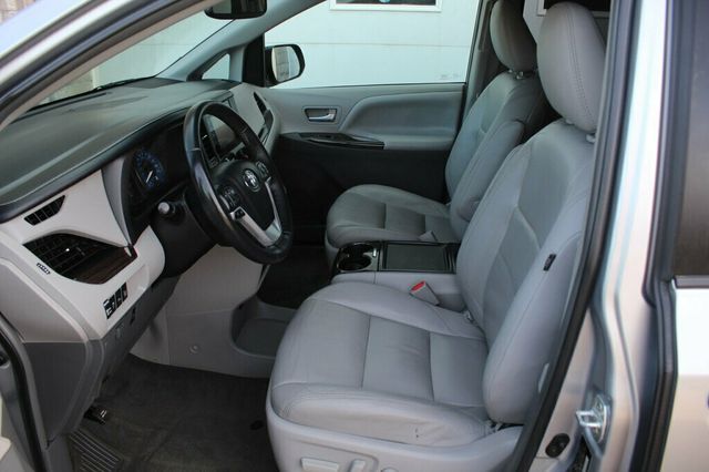 2017 Toyota Sienna AWD XLE PREMIUM W/ REAR DVD, NAVIGATION, LEATHER - 22991207 - 23