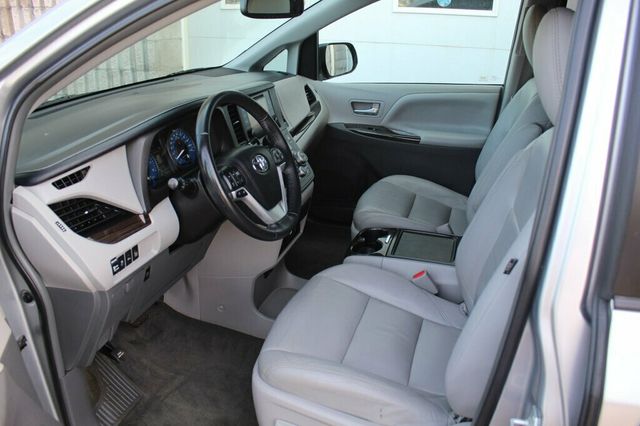 2017 Toyota Sienna AWD XLE PREMIUM W/ REAR DVD, NAVIGATION, LEATHER - 22991207 - 24