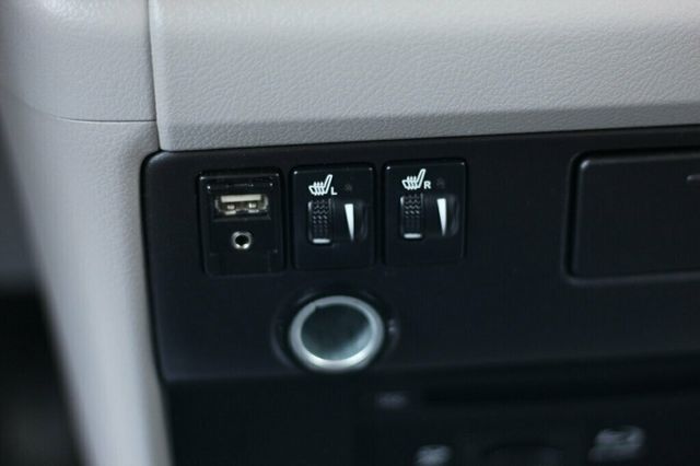 2017 Toyota Sienna AWD XLE PREMIUM W/ REAR DVD, NAVIGATION, LEATHER - 22991207 - 32