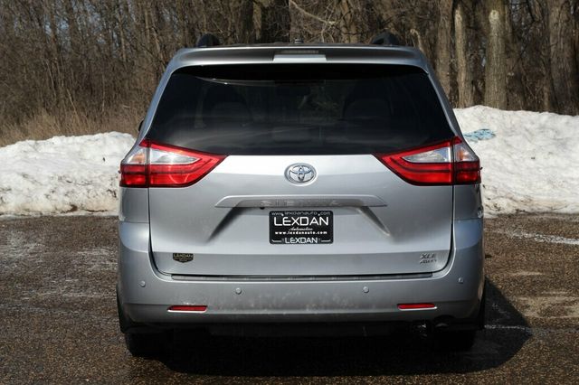 2017 Toyota Sienna AWD XLE PREMIUM W/ REAR DVD, NAVIGATION, LEATHER - 22991207 - 4
