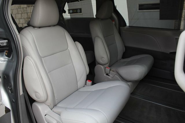 2017 Toyota Sienna AWD XLE PREMIUM W/ REAR DVD, NAVIGATION, LEATHER MOONROOF - 22985529 - 10