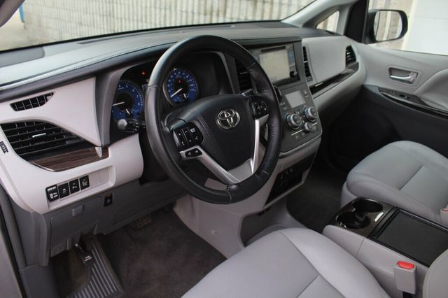 2017 Toyota Sienna AWD XLE PREMIUM W/ REAR DVD, NAVIGATION, LEATHER MOONROOF - 22985529 - 25