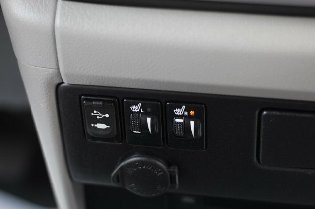 2017 Toyota Sienna AWD XLE PREMIUM W/ REAR DVD, NAVIGATION, LEATHER MOONROOF - 22985529 - 31