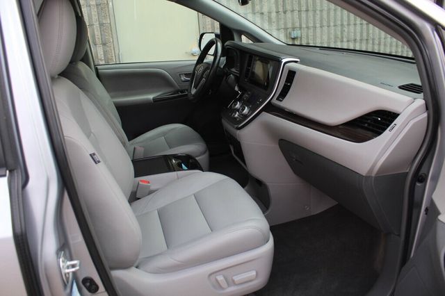 2017 Toyota Sienna AWD XLE PREMIUM W/ REAR DVD, NAVIGATION, LEATHER MOONROOF - 22985529 - 7