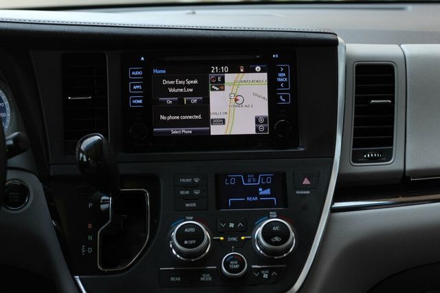 2017 Toyota Sienna AWD XLE W/ NAVIGATION, LEATHER, MOONROOF - 23040280 - 13