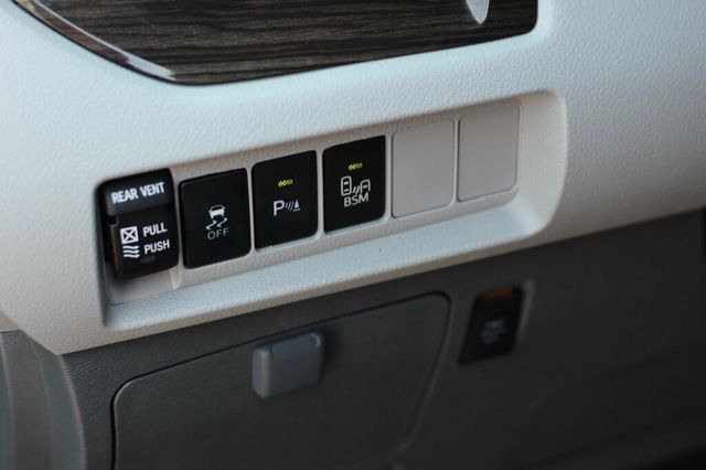 2017 Toyota Sienna AWD XLE W/ NAVIGATION, LEATHER, MOONROOF - 23040280 - 21