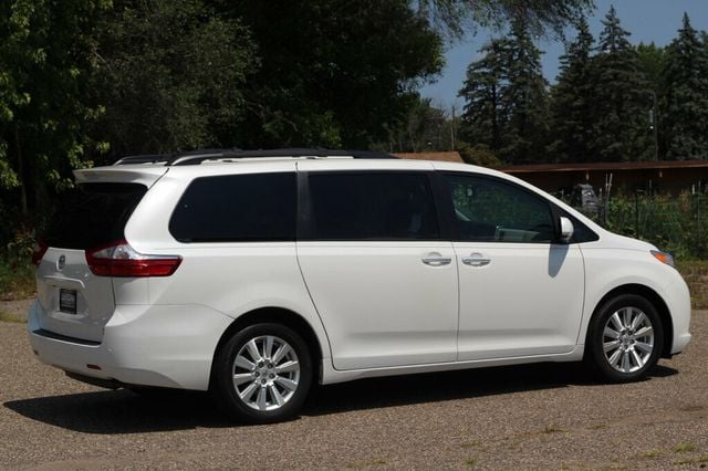 2017 Toyota Sienna AWD XLE W/ NAVIGATION, LEATHER, MOONROOF - 23040280 - 2