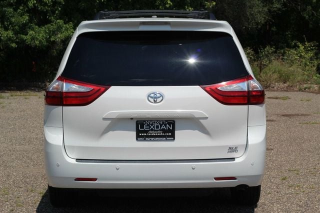 2017 Toyota Sienna AWD XLE W/ NAVIGATION, LEATHER, MOONROOF - 23040280 - 4