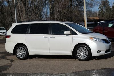 2017 Toyota Sienna - 5TDDZ3DC1HS182121