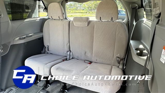 2017 Toyota Sienna LE Automatic Access Seat FWD 7-Passenger - 22399016 - 16