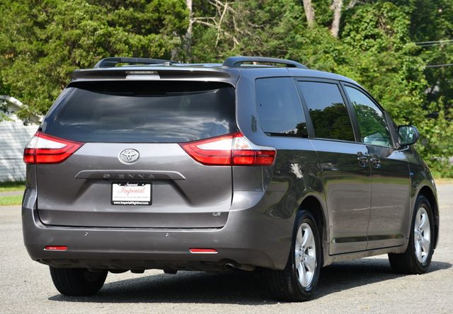 2017 Toyota Sienna LE Automatic Access Seat FWD 7-Passenger - 22528576 - 8