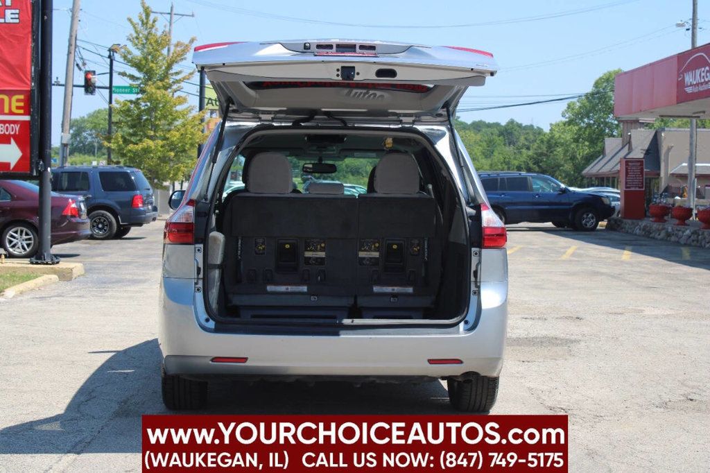 2017 Toyota Sienna LE Automatic Access Seat FWD 7-Passenger - 22901085 - 9