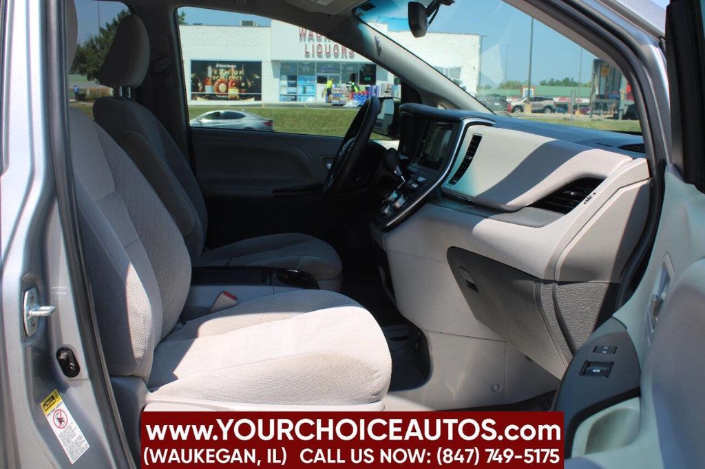 2017 Toyota Sienna LE Automatic Access Seat FWD 7-Passenger - 22901085 - 14