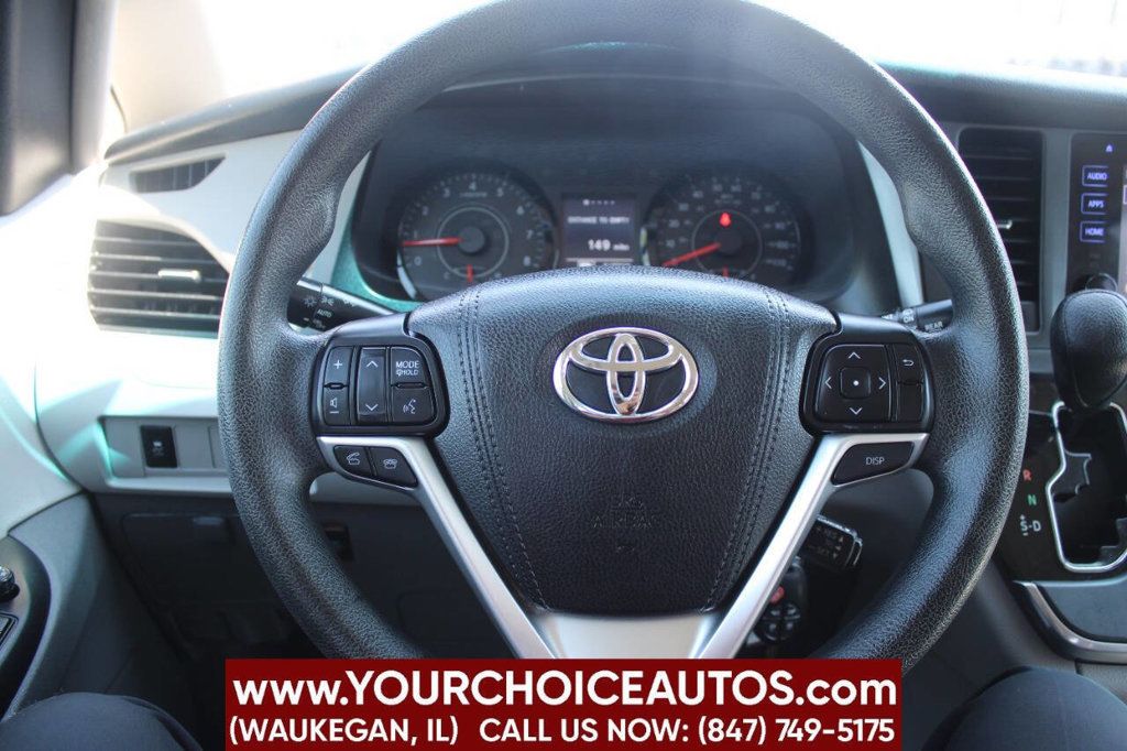 2017 Toyota Sienna LE Automatic Access Seat FWD 7-Passenger - 22901085 - 22