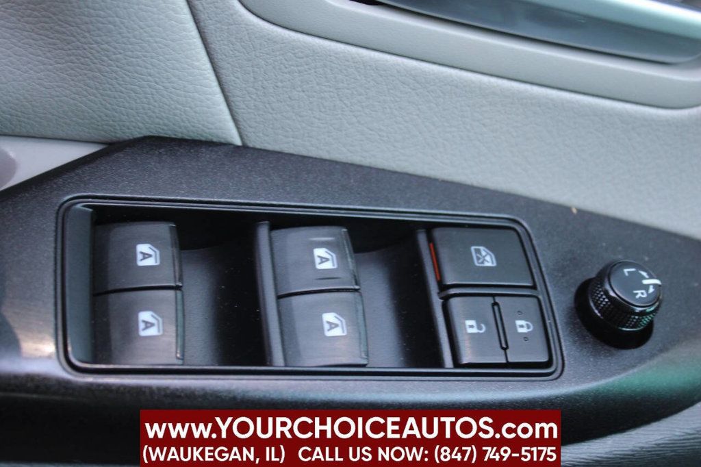 2017 Toyota Sienna LE Automatic Access Seat FWD 7-Passenger - 22901085 - 28