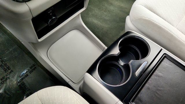 2017 Toyota Sienna LE AWD 7-Seater - 23005668 - 15