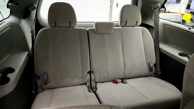 2017 Toyota Sienna LE AWD 7-Seater - 23005668 - 21