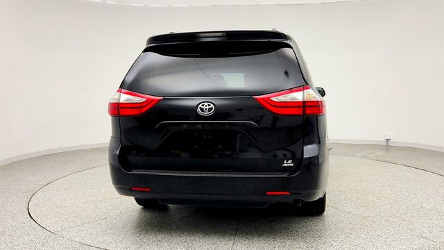 2017 Toyota Sienna LE AWD 7-Seater - 23005668 - 5
