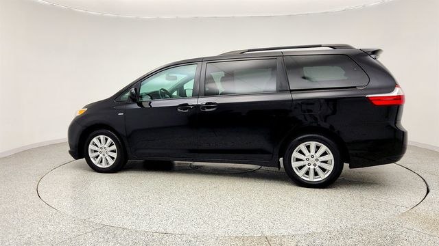 2017 Toyota Sienna LE AWD 7-Seater - 23005668 - 7