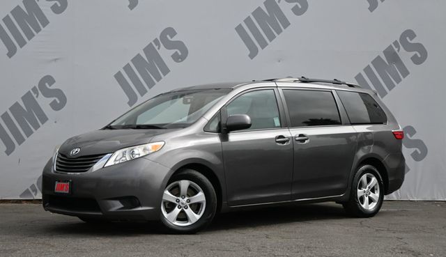 2017 Toyota Sienna LE FWD 8-Passenger - 23034892 - 0