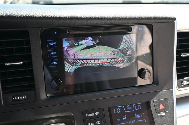 2017 Toyota Sienna LE FWD 8-Passenger - 23070247 - 14