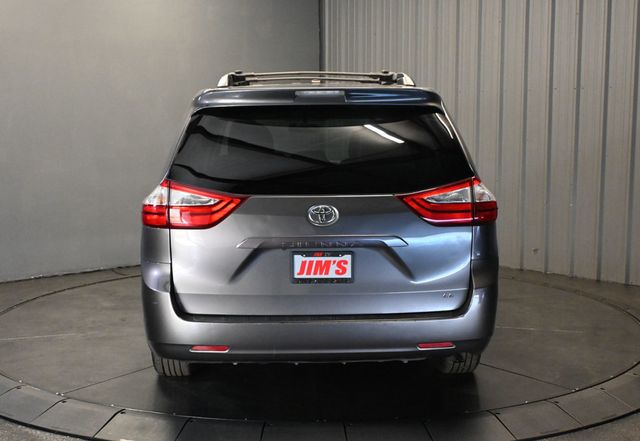 2017 Toyota Sienna LE FWD 8-Passenger - 23070247 - 5