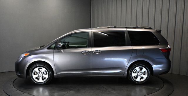 2017 Toyota Sienna LE FWD 8-Passenger - 23070247 - 7