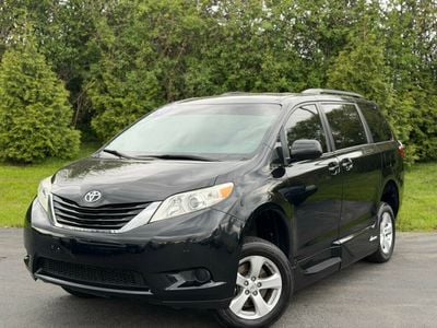 2017 Toyota Sienna - 5TDKZ3DC2HS822098