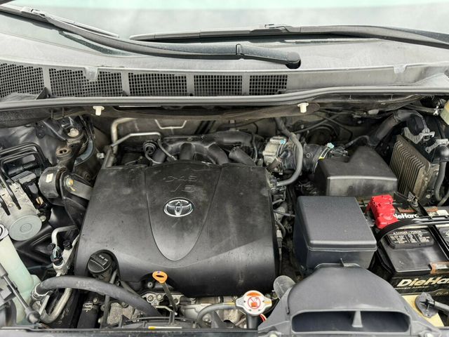2017 Toyota Sienna LE Mobility FWD 7-Passenger Mobility - 23009391 - 10