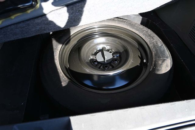 2017 Toyota Sienna LE Mobility FWD 7-Passenger Mobility - 22946979 - 30