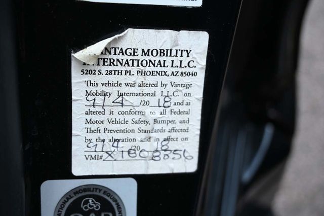 2017 Toyota Sienna LE Mobility FWD 7-Passenger Mobility - 22946979 - 37