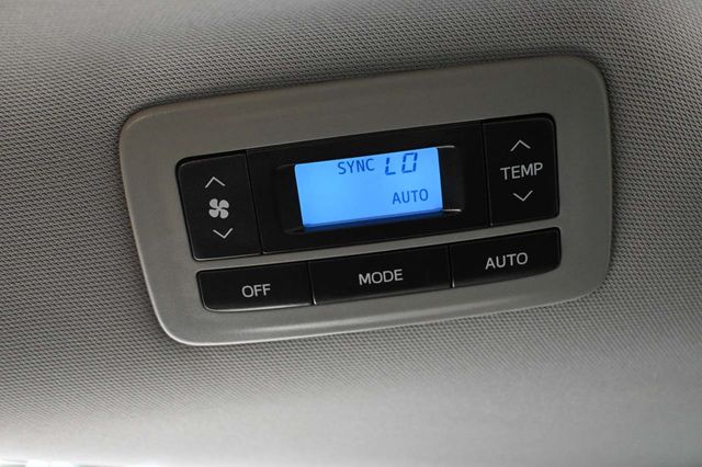 2017 Toyota Sienna LE Mobility FWD 7-Passenger Mobility - 23074280 - 27
