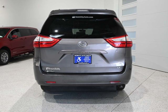 2017 Toyota Sienna LE Mobility FWD 7-Passenger Mobility - 23074280 - 6