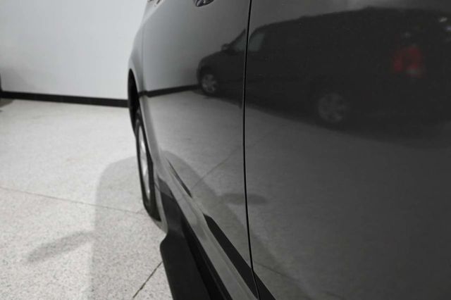 2017 Toyota Sienna LE Mobility FWD 7-Passenger Mobility - 23086384 - 36