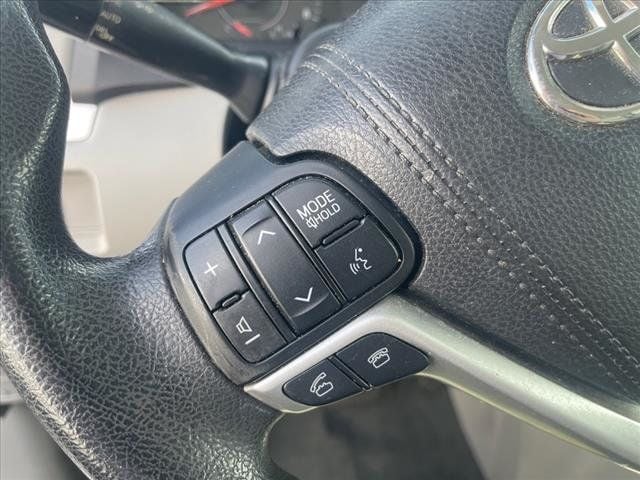 2017 Toyota Sienna L FWD 7-Passenger - 22165089 - 5