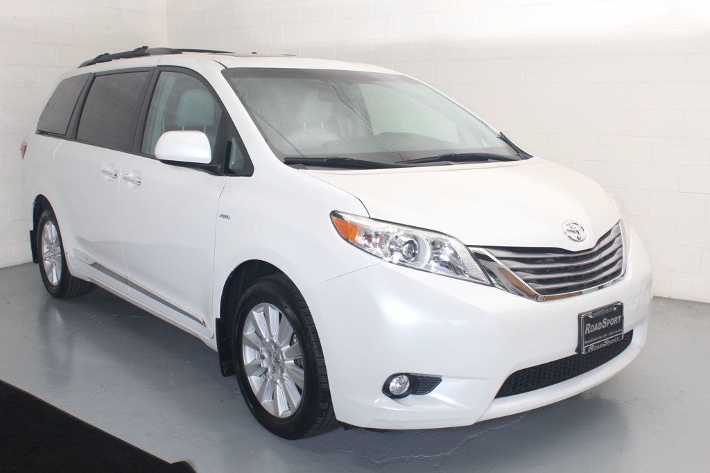 2017 Toyota Sienna Limited AWD 7-Passenger - 23024312 | Video 1