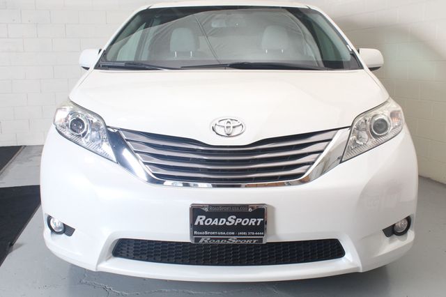 2017 Toyota Sienna Limited AWD 7-Passenger - 23024312 - 12
