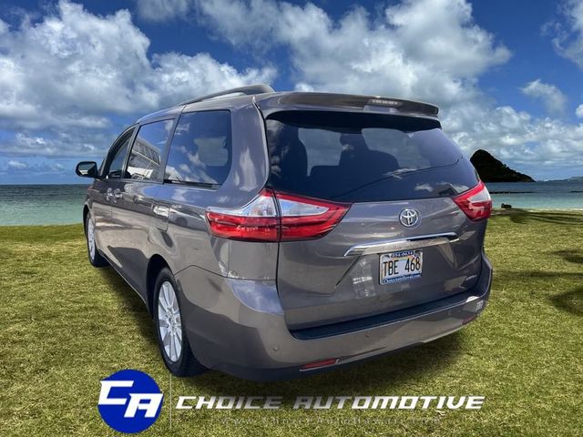 2017 Toyota Sienna Limited FWD 7-Passenger - 22708298 - 4