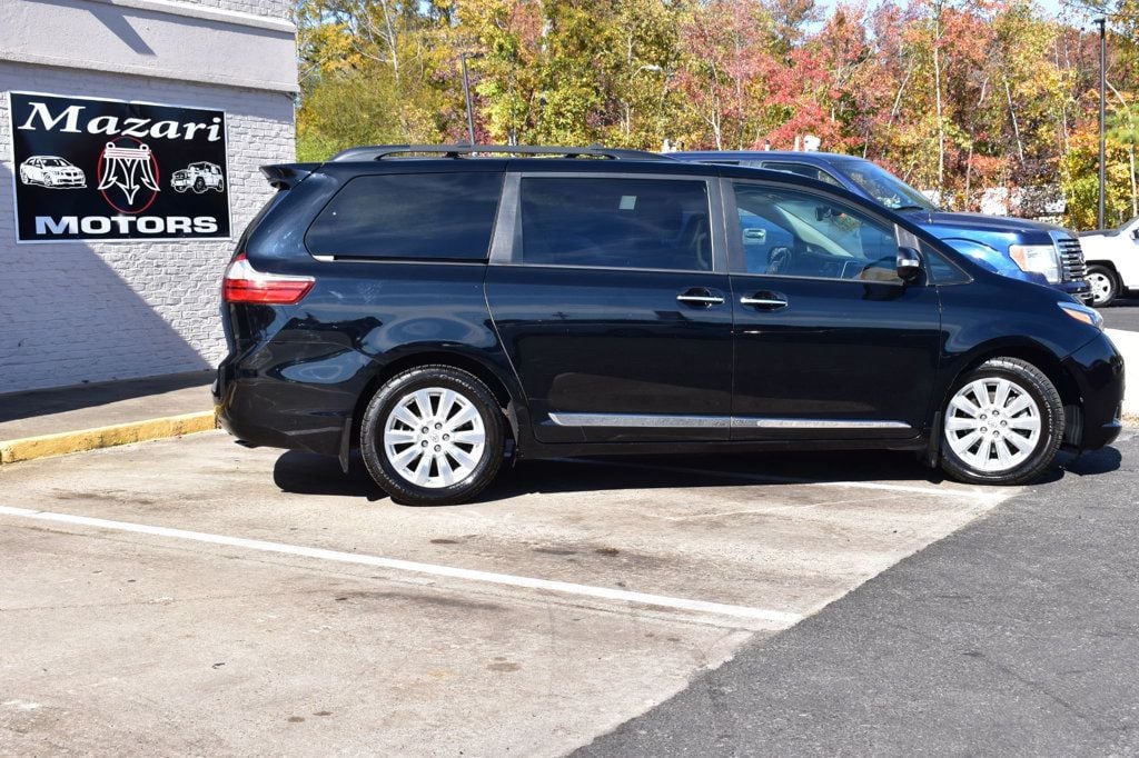 2017 Toyota Sienna Limited Premium FWD 7-Passenger - 22656901 - 3