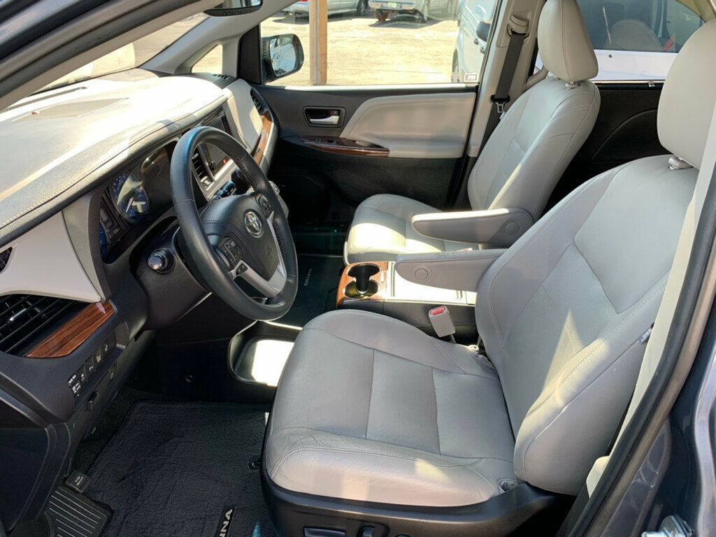 2017 Toyota Sienna Limited Premium FWD 7-Passenger 1-OWNER - 23050737 - 1