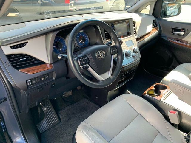 2017 Toyota Sienna Limited Premium FWD 7-Passenger 1-OWNER - 23050737 - 24