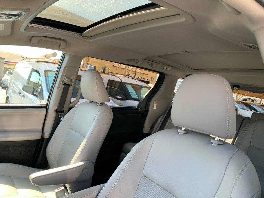 2017 Toyota Sienna Limited Premium FWD 7-Passenger 1-OWNER - 23050737 - 2