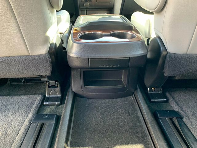 2017 Toyota Sienna Limited Premium FWD 7-Passenger 1-OWNER - 23050737 - 37