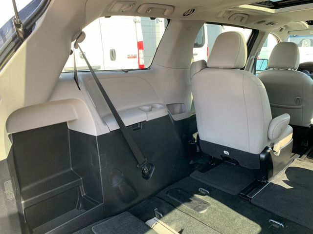 2017 Toyota Sienna Limited Premium FWD 7-Passenger 1-OWNER - 23050737 - 40