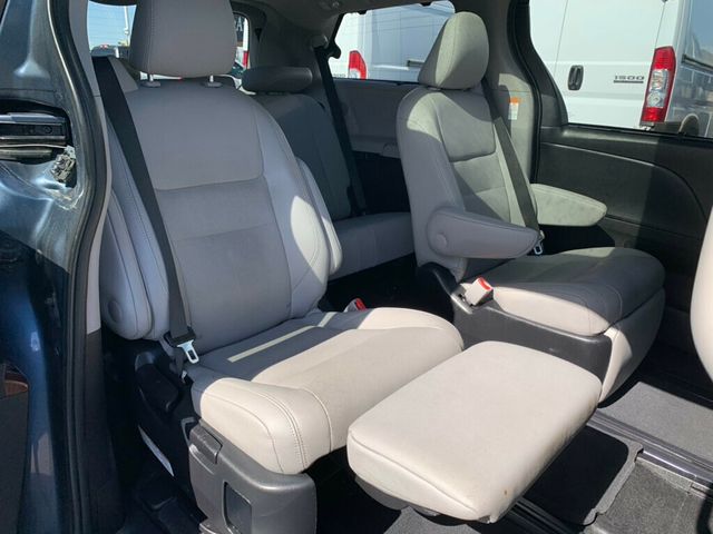 2017 Toyota Sienna Limited Premium FWD 7-Passenger 1-OWNER - 23050737 - 5