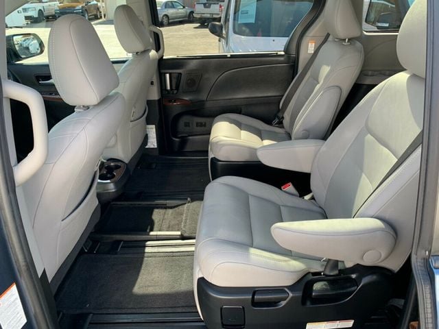 2017 Toyota Sienna Limited Premium FWD 7-Passenger 1-OWNER - 23050737 - 7