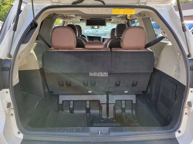 2017 Toyota Sienna Limited Premium Minivan 4D - 23031822 - 11